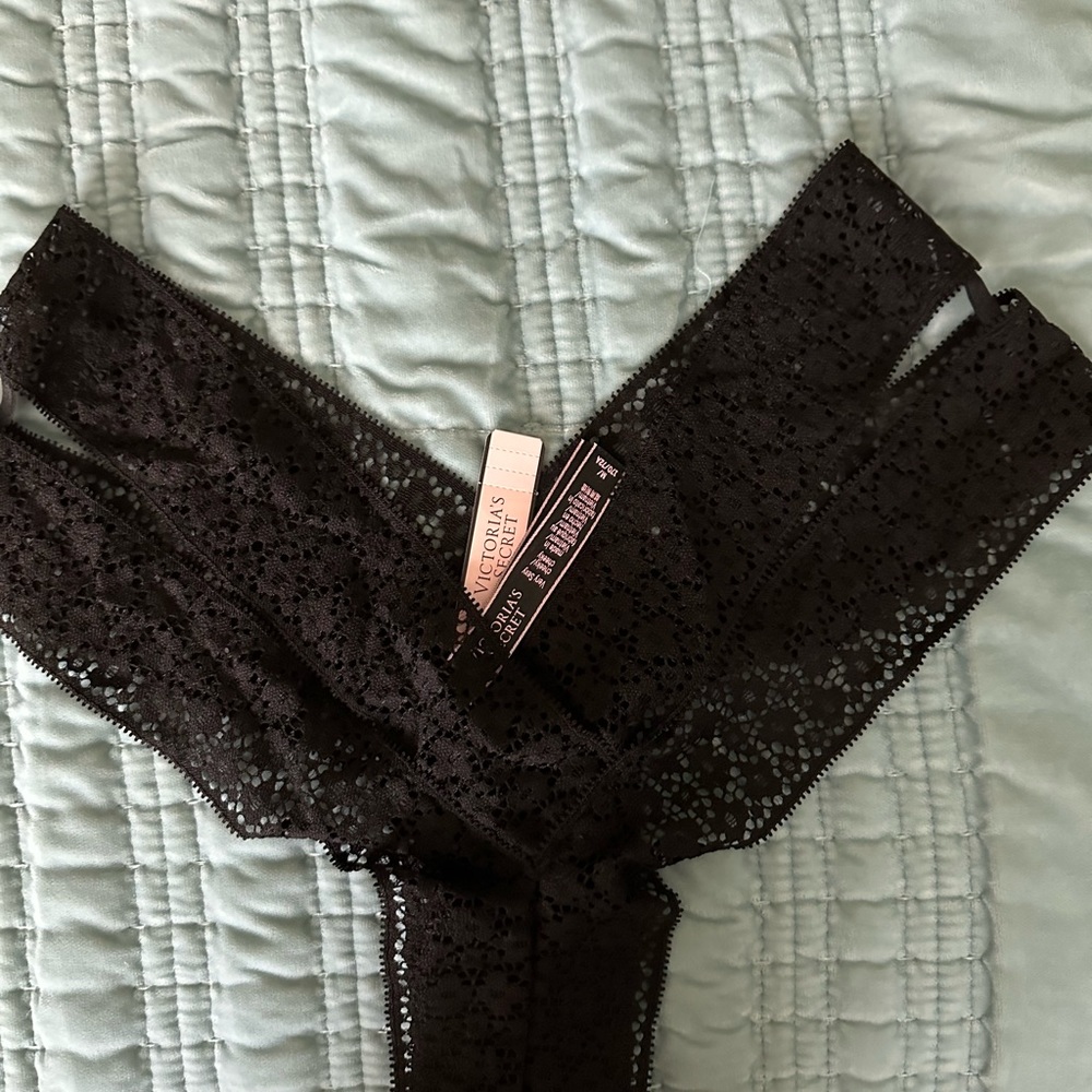 7 PIECES of NEW Victoria’s Secret Lingerie - Picture 15 of 16
